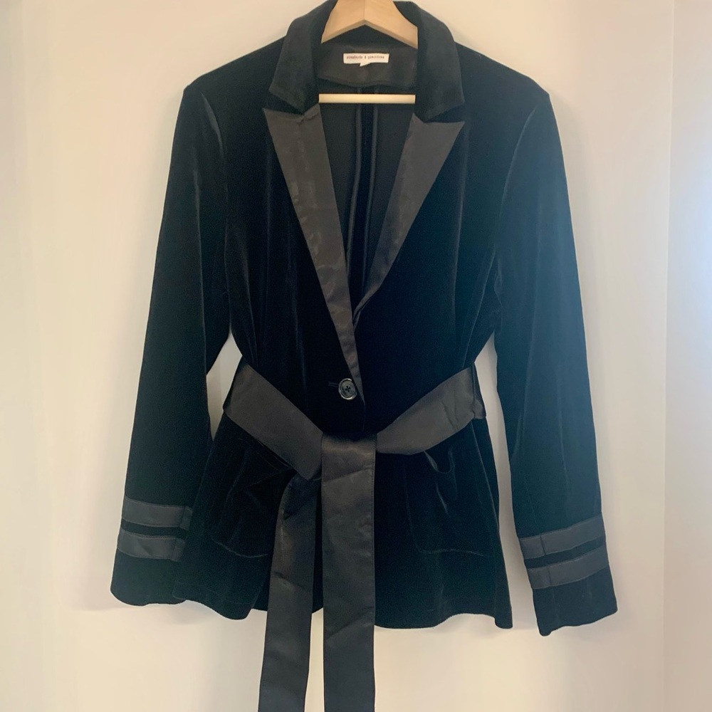 Elegant Black Velvet Women's Blazer With Pockets